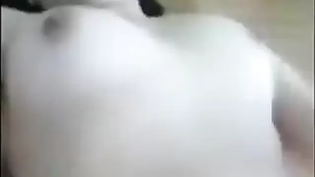 Казашка трахает себя пальцами